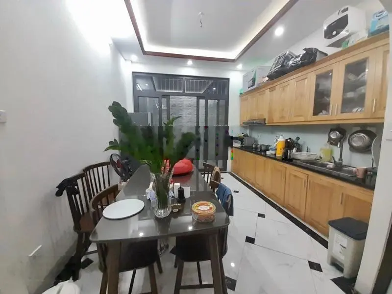 Bán nhà 3 tầng phố Nguyễn Chính, Thịnh Liệt, đường rộng, sổ đỏ 53 m2, 5,7 tỷ