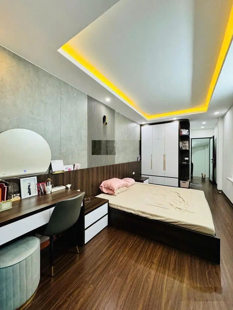 Bán Nhà Trần Quý Kiên Cầu Giấy 38m-5 Tầng ,Phân Lô , Cách 5 Nhà Ra Ô Tô , Dân Xây , Đủ Nội Thất