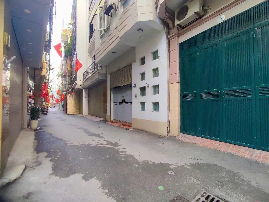 Chính chủ cần tiền bán gấp - nhà Vương Thừa Vũ - phân lô ô tô tránh - kinh doanh tốt, giá rẻ