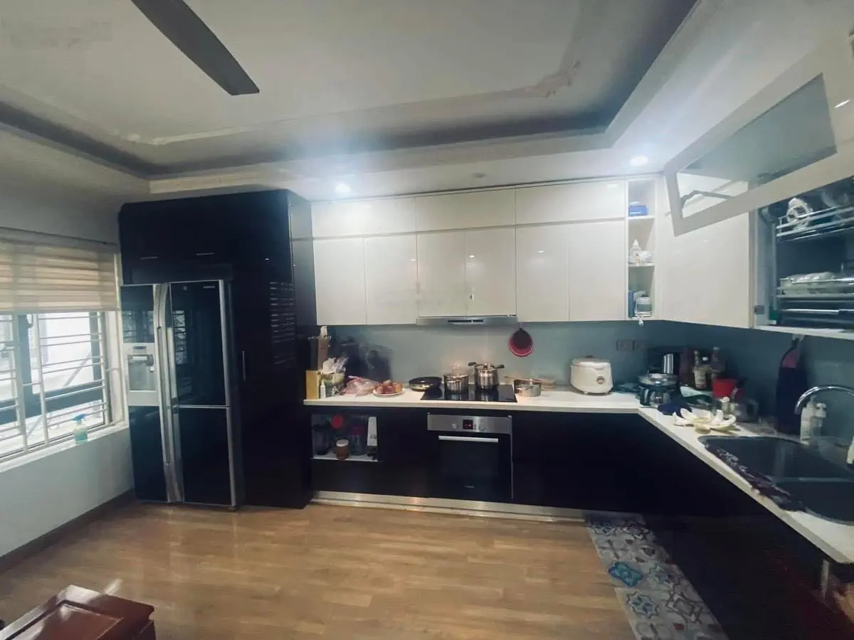 Chính chủ bán liền kề La Casta S 73m2, hoàn thiện đẹp, nhà ngay sau tháp đồng hồ giá 16,x tỷ