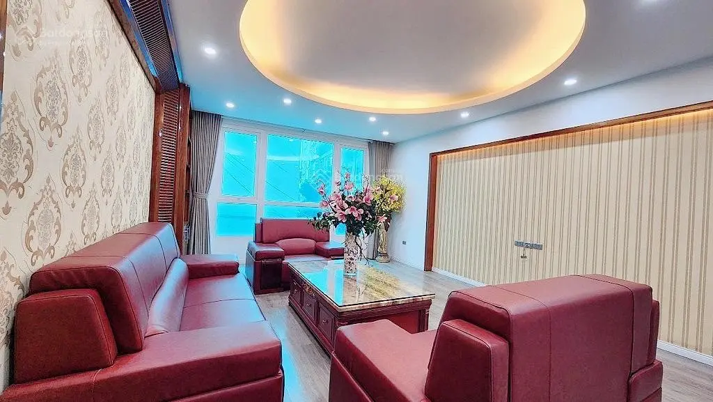 Bán nhà Ngay Kiều Mai ,60m bán đất tặng nhà 3 tầng dân xây vài bước ra ôtô tránh ,chào 8,X tỷ .