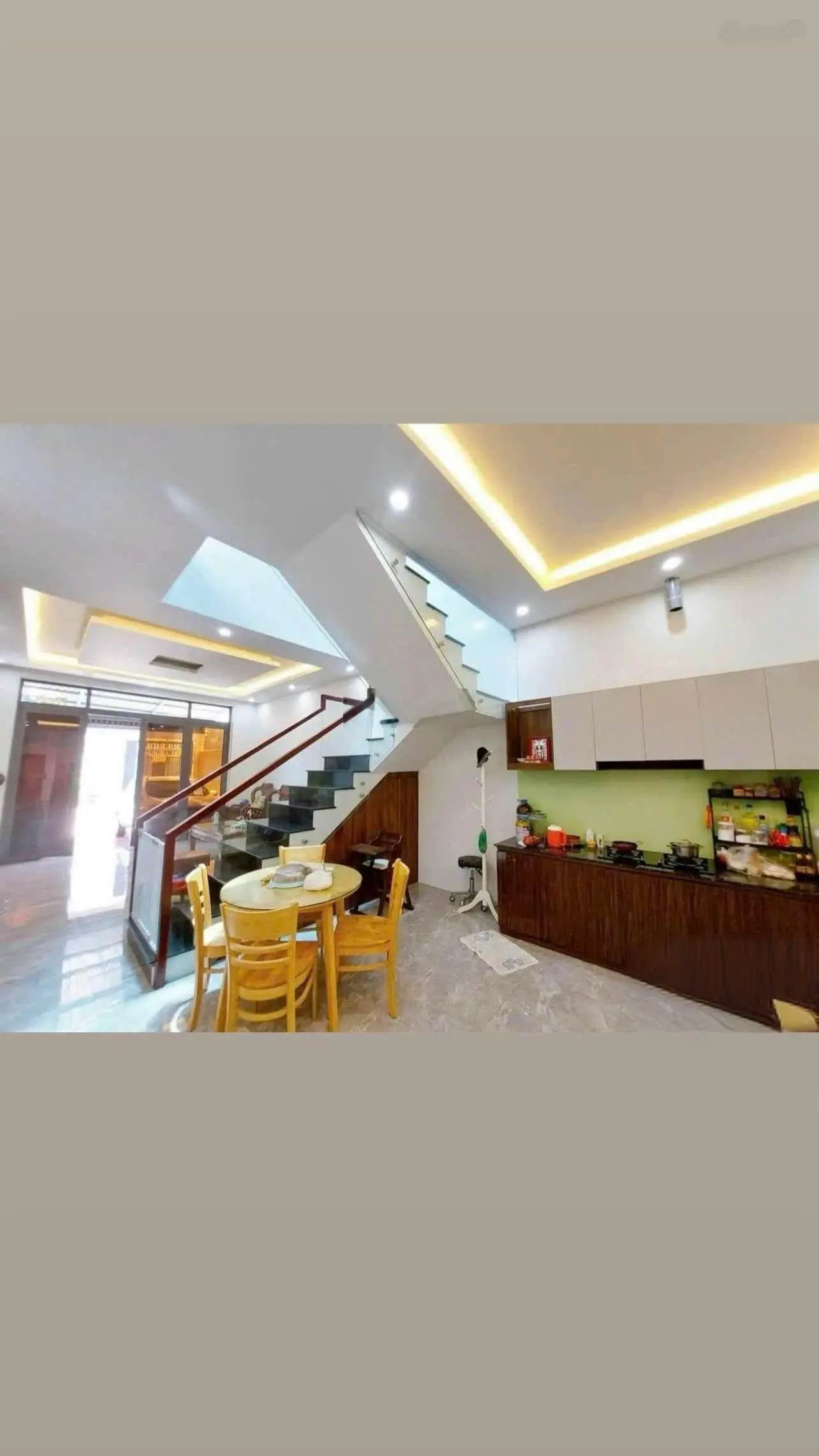 Anh trai cần tiền xoay vốn nên bán gấp căn ngay mặt tiền đường Hoàng Phan Thái 100m2, 1tỷ250