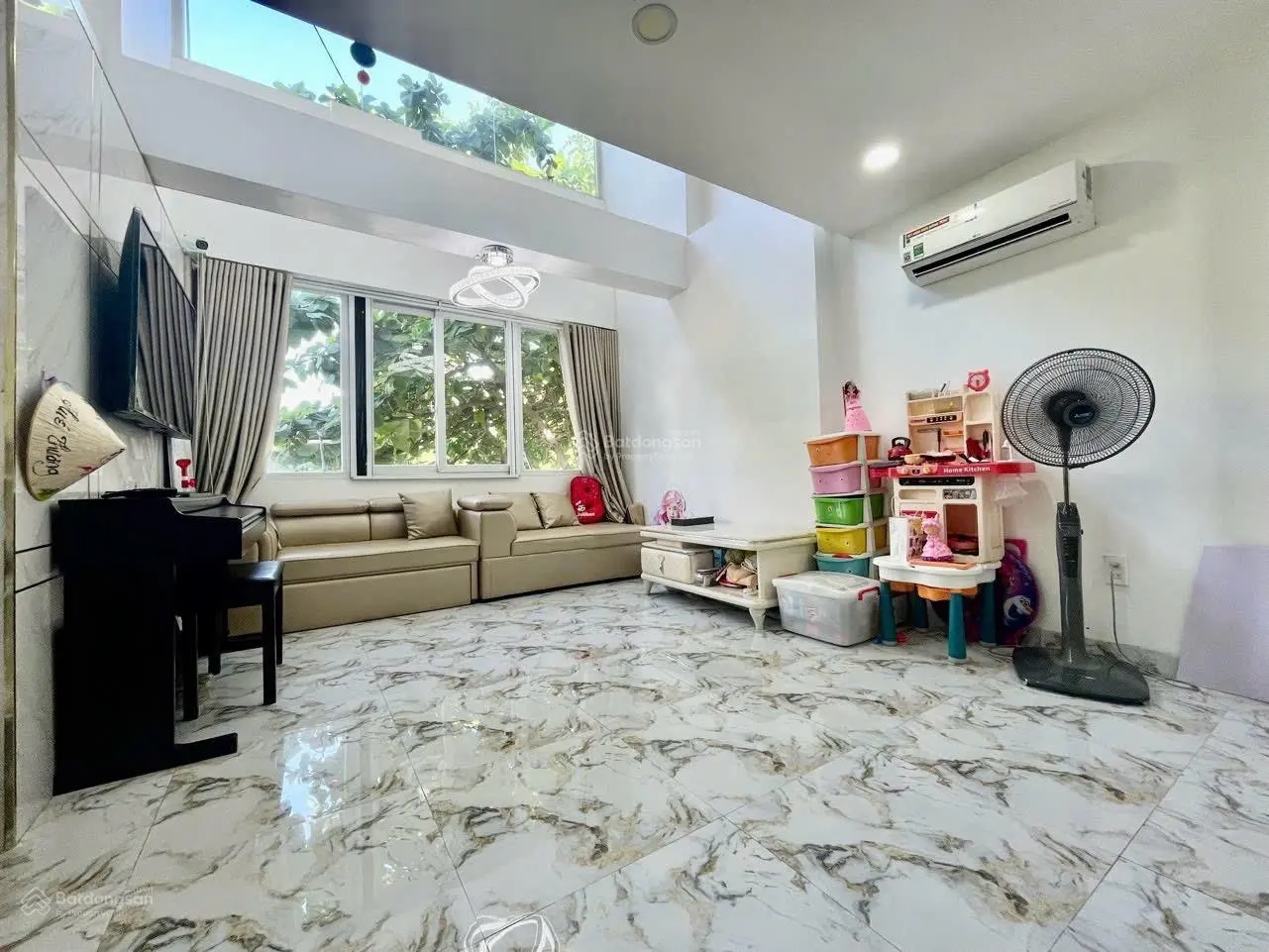 Nhà 4 tầng Kinh Doanh Trần Nhật Duật, 66,1m2 ngang 4m gia tốt nhất chỉ 10,5 tỷ