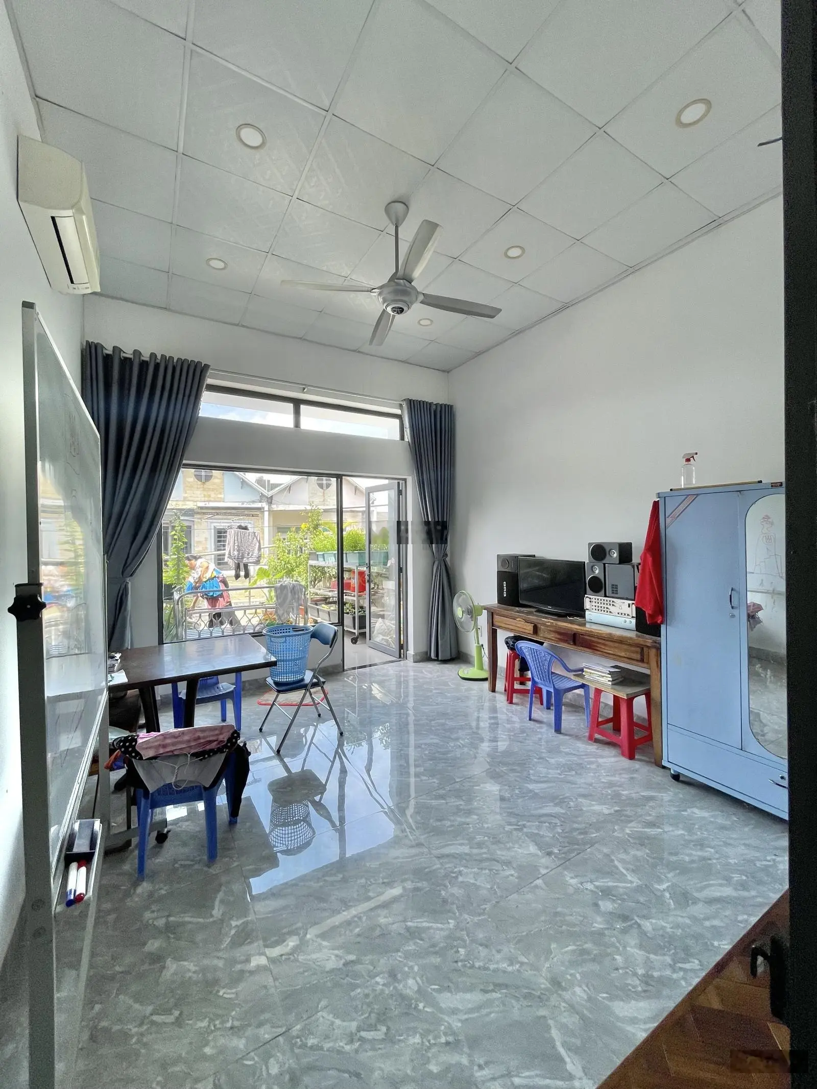 Cần bán nhà lầu trệt hoàn công sát trục chính đường Trần Quang Khải gần chợ Dĩ An