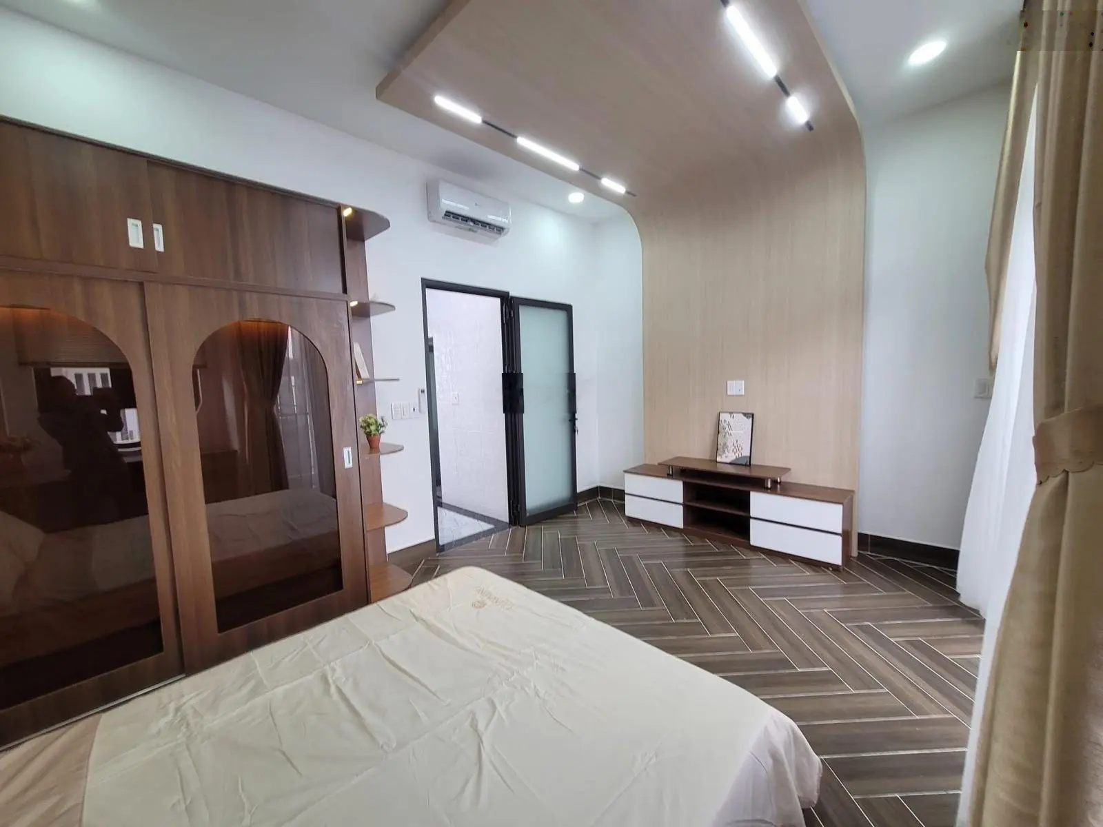 Bán lỗ gấp nhà gần chùa Vĩnh Nghiêm, Huỳnh Văn Bánh, Phường 11, Phú Nhuận. Giá 4,29 tỷ. 0906 806 ***