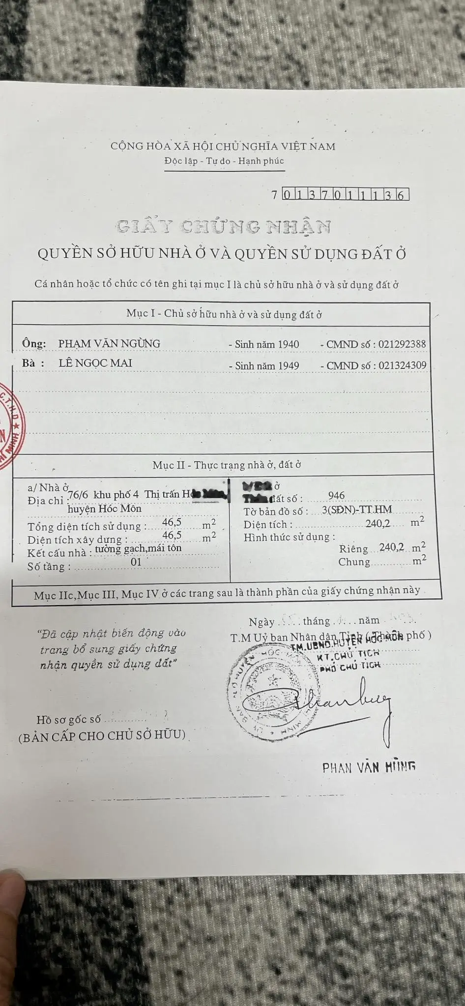 Bán đất tặng kèm nhà diện tích 240m2, hẻm xe hơi trải nhựa, ngay trung tâm thị trấn Hóc Môn