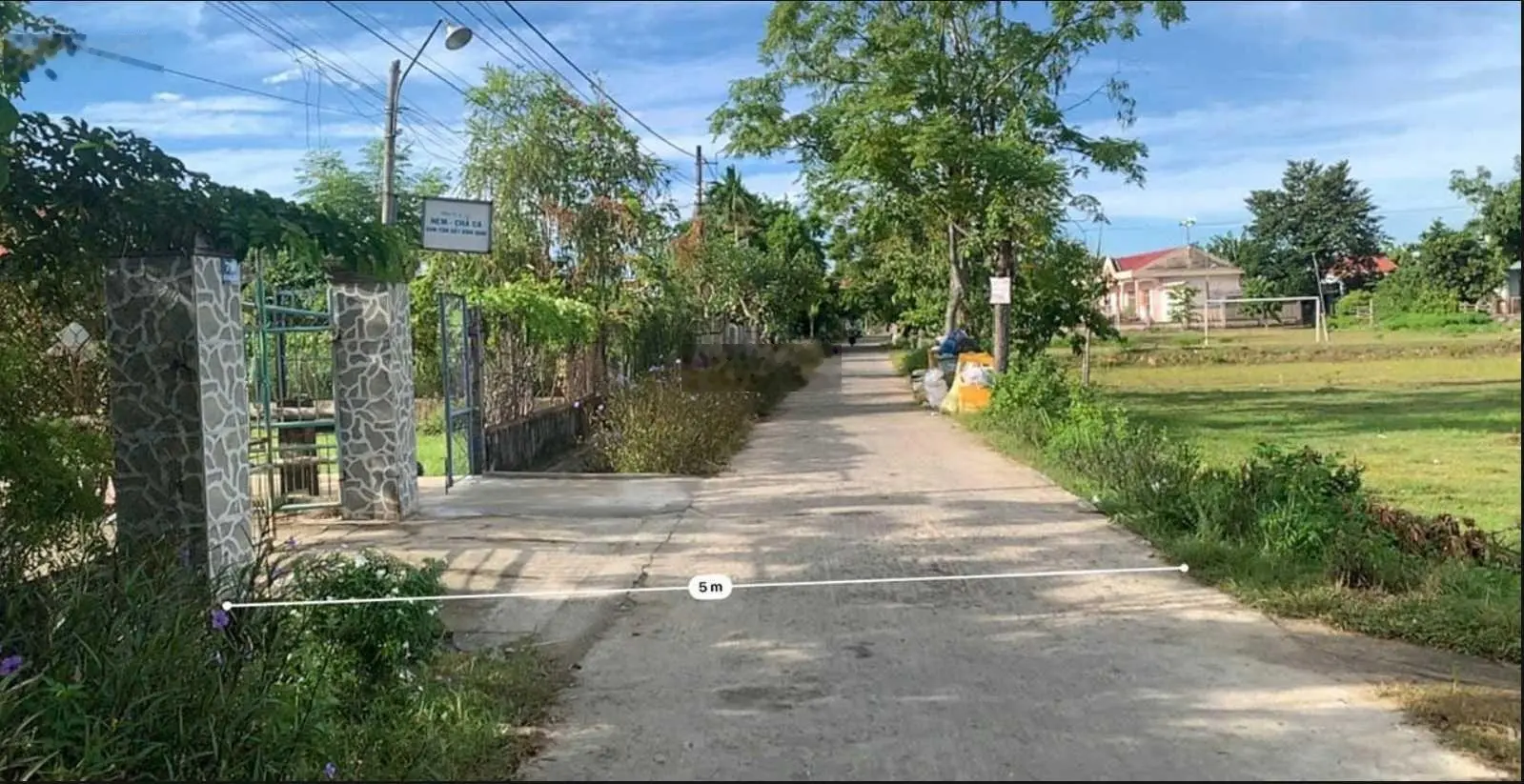 Bán 2 lô đất liền kề đường bê tông 5m. Diện tích 1 lô: 147,7m2. Giá 650 triệu/ lô