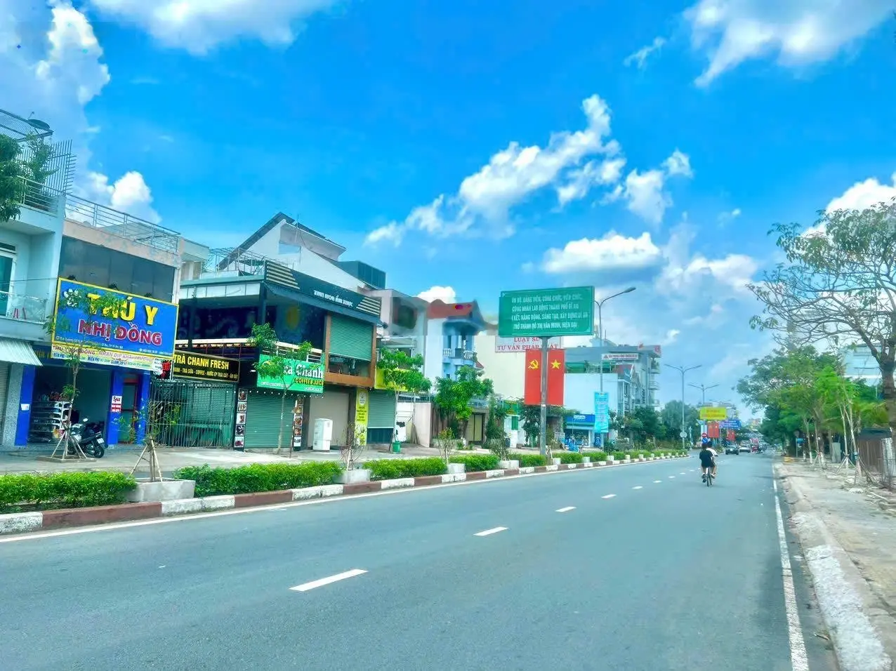 Cần bán 3 lô liền kề mặt tiền đường số 9 khu TTHC Dĩ An 15m x 26m có bán lẻ - mới nhất hấp dẫn nhât