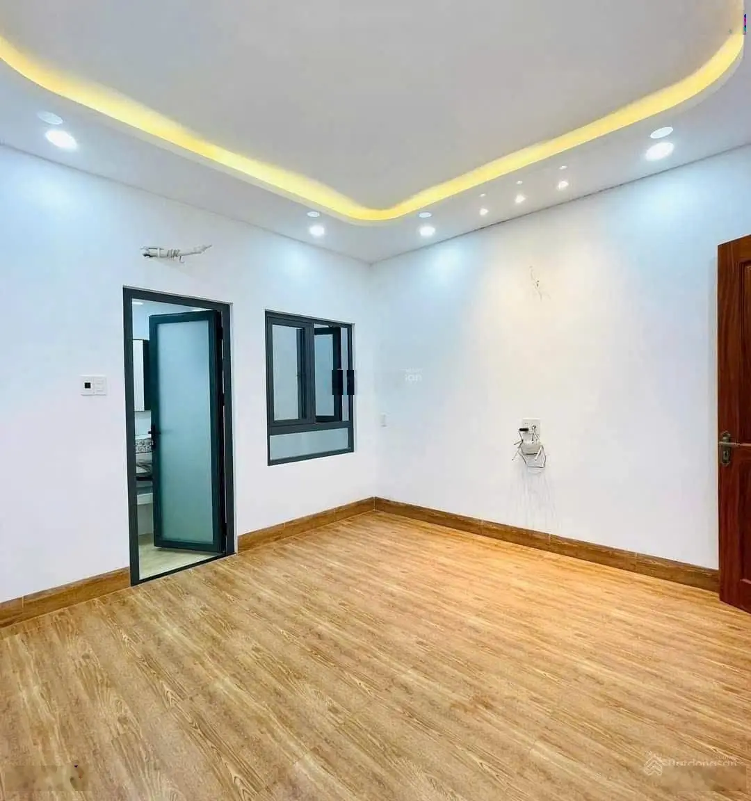 Nhà 60m2 đường Số 13, P4, Q4 gần hồ bơi Vân Đồn. Xây 1 trệt 4 lầu đúc, hẻm 5m