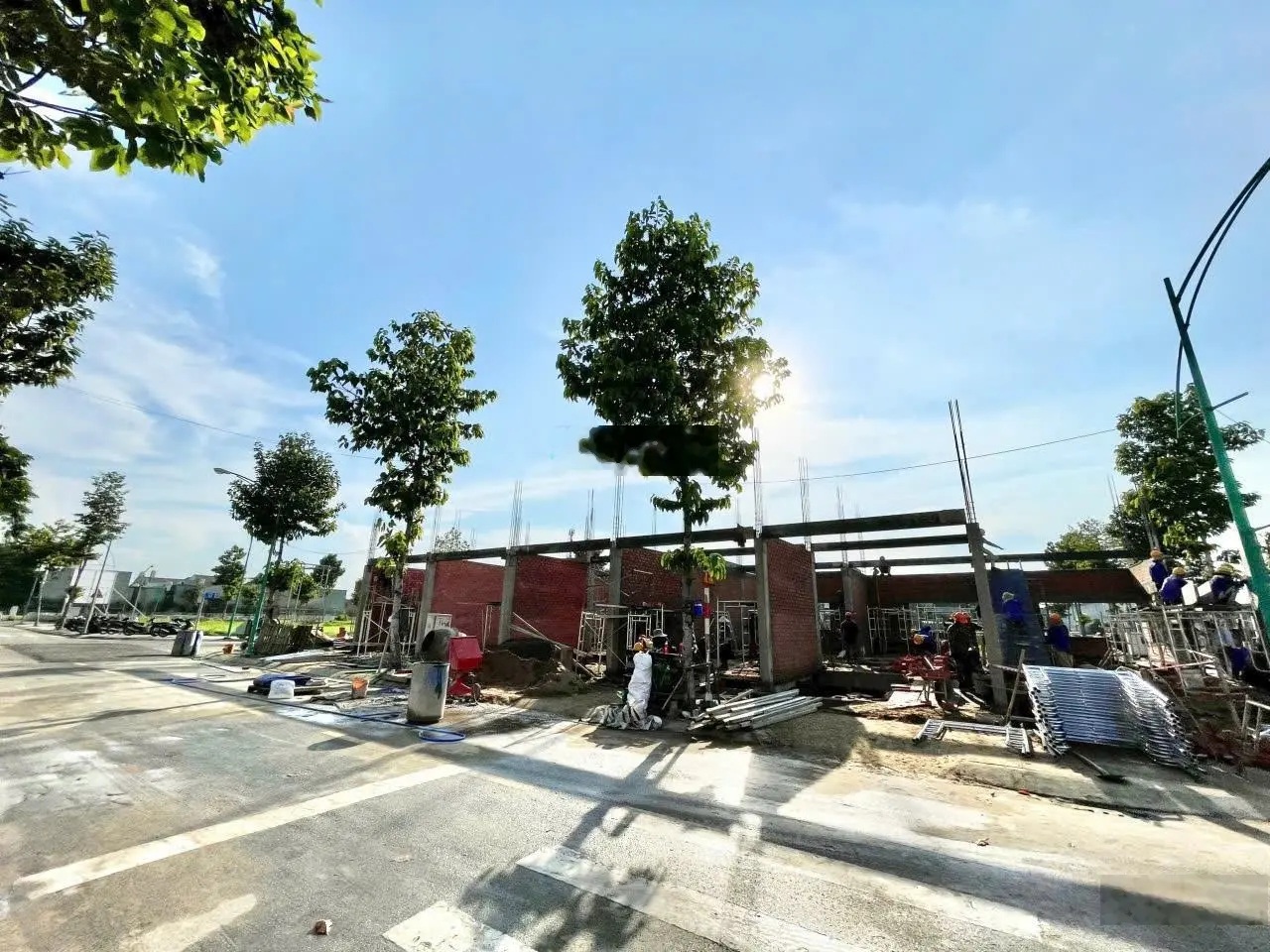 Nhà phố cao cấp J-Home nằm ngay mặt tiền đường DT 743, full nội thất, thiết kế kiểu Nhật, đã có sổ