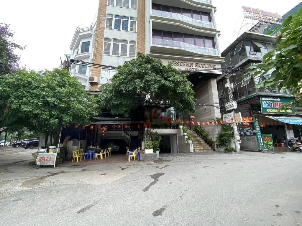 Bán nhà Đại lộ Thăng long, 92m, 5 tầng, oto tránh, KD đỉnh giá 21 tỷ