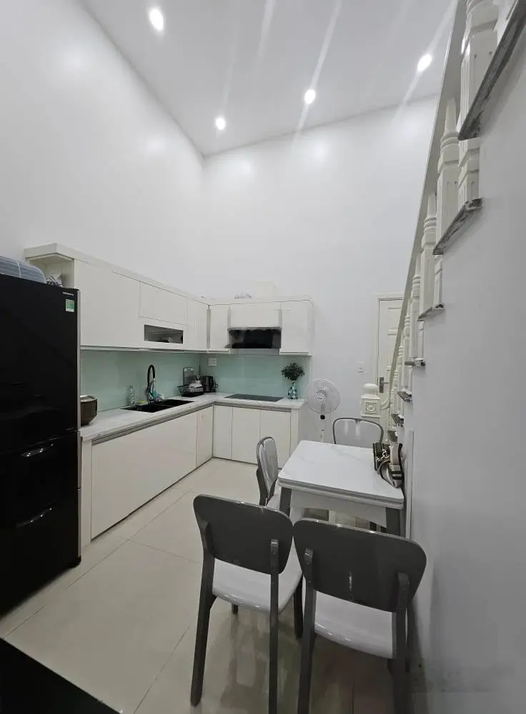 Nhà đẹp full nội thất lô 22 cực đỉnh, giá siêu tốt, thiết kế hiện đại 40m - Đông Nam - 5.95 tỷ