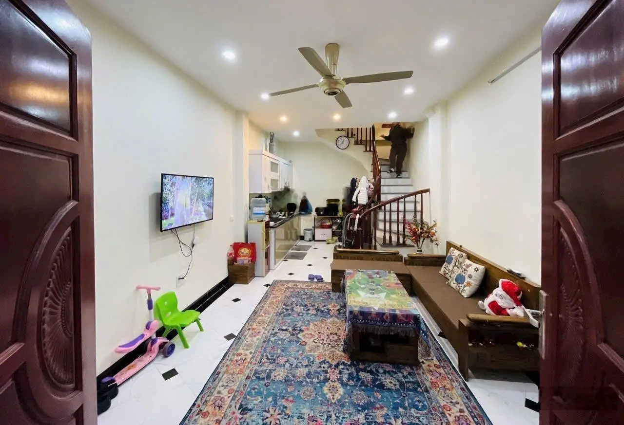 Bán nhà cuối đường Bà Triệu - Hà Đông 35m2 - 5 tầng lô góc 2 mặt thoáng 35m2 - 5 tầng (bán gấp)