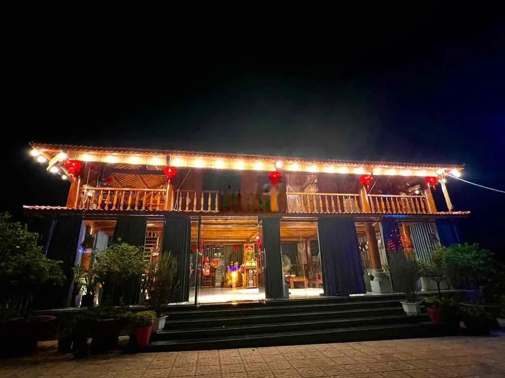 Bán khu nghỉ dưỡng cách trung tâm bình long 3km , sang lại toàn bộ.