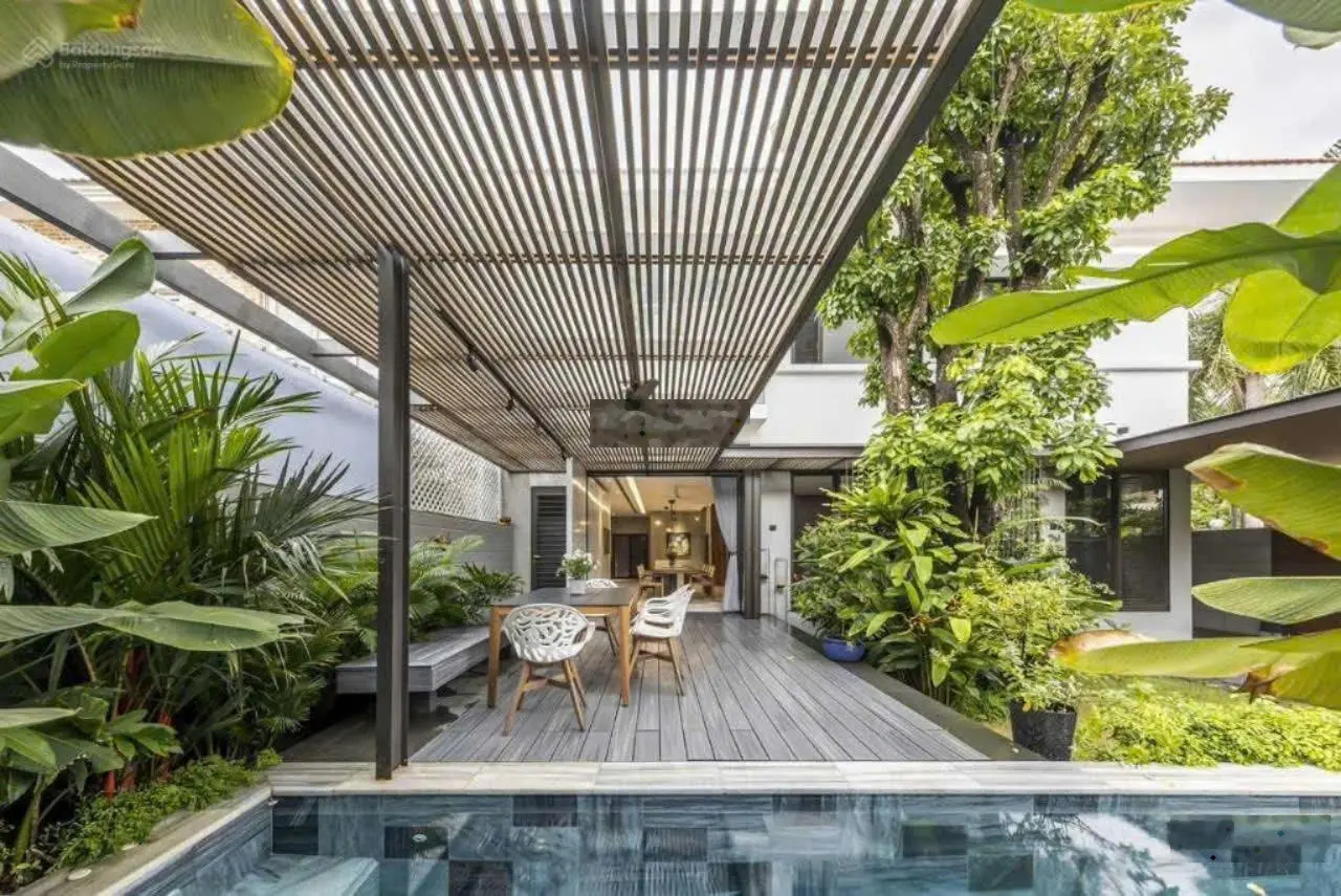 Bán biệt thự Mỹ Quang, Phú Mỹ Hưng Q7. DT 352.5m2. MT rộng 23,5m2, có gara, hồ bơi...