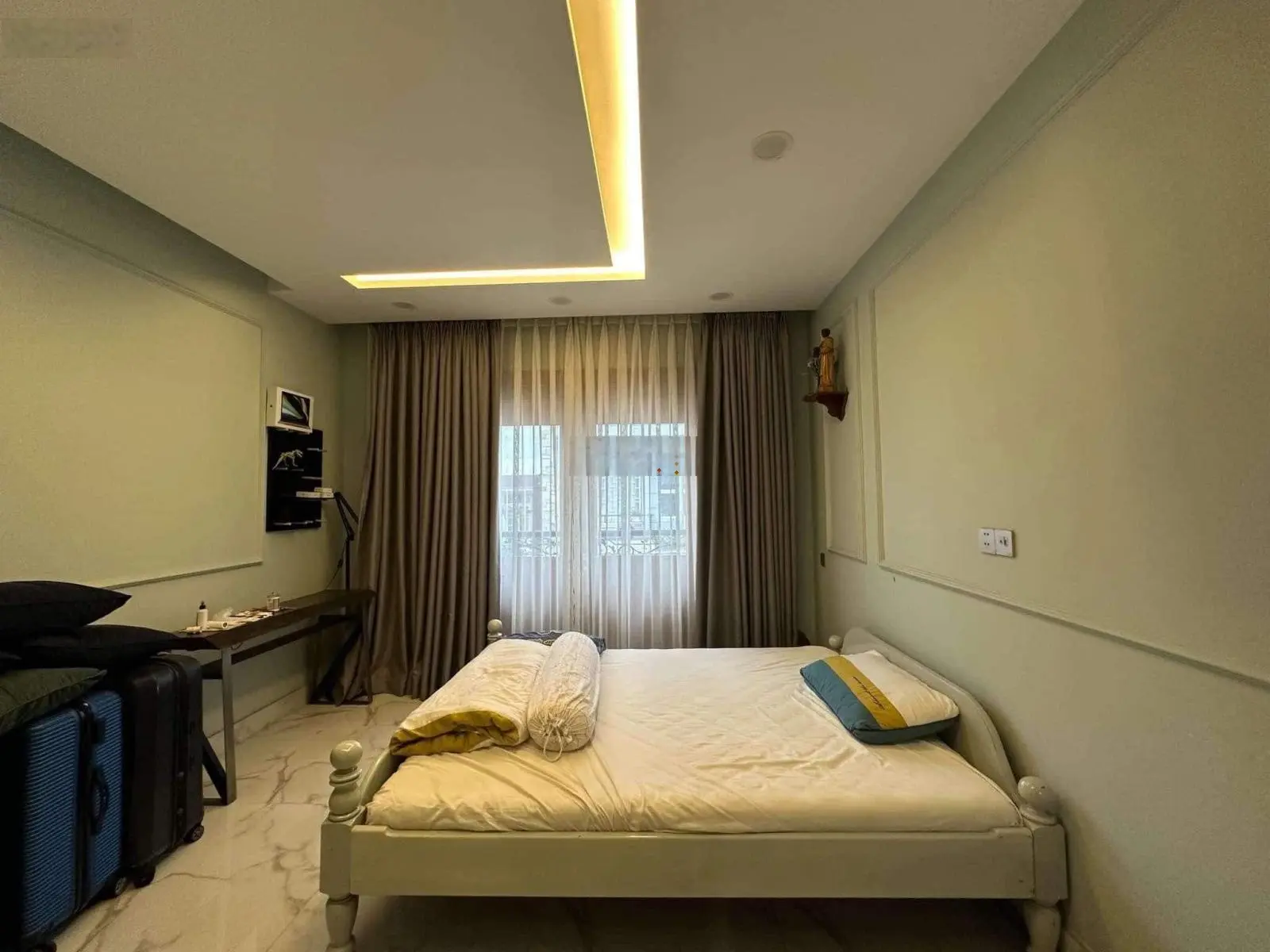 Trường Chinh - Khu Bàu Cát - 102m2 - thang máy - tặng full nội thất cao cấp - ô tô ngủ trong nhà