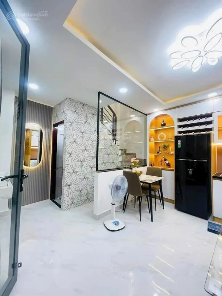 Bán căn Thích Quảng Đức, Phường 4, Quận Phú Nhuận 52m2 giá 3ty280 sổ sẵn