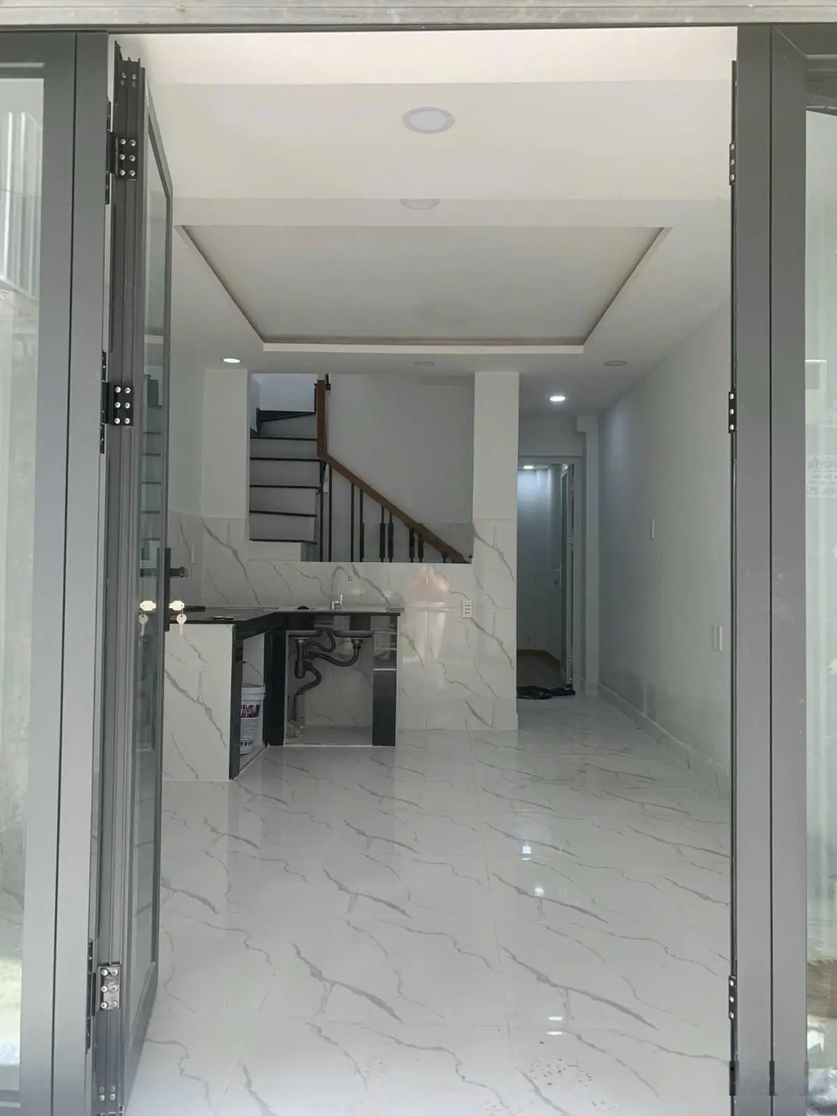 Nhà mới ngã tư Hàng Xanh, vài bước MT, DT 30m2 (3x10)m. Giá 4,5 tỷ TLCC
