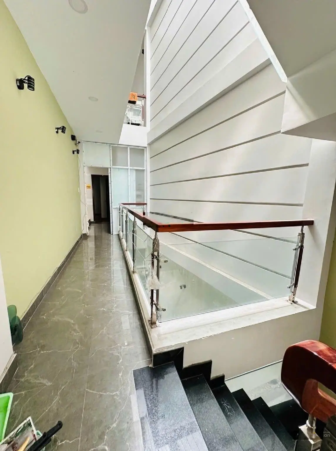 Nhà VIP 4 tầng 94m2 hẻm nhựa 5m khu nhà lầu gần sân bay chỉ nhỉnh 7 tỷ