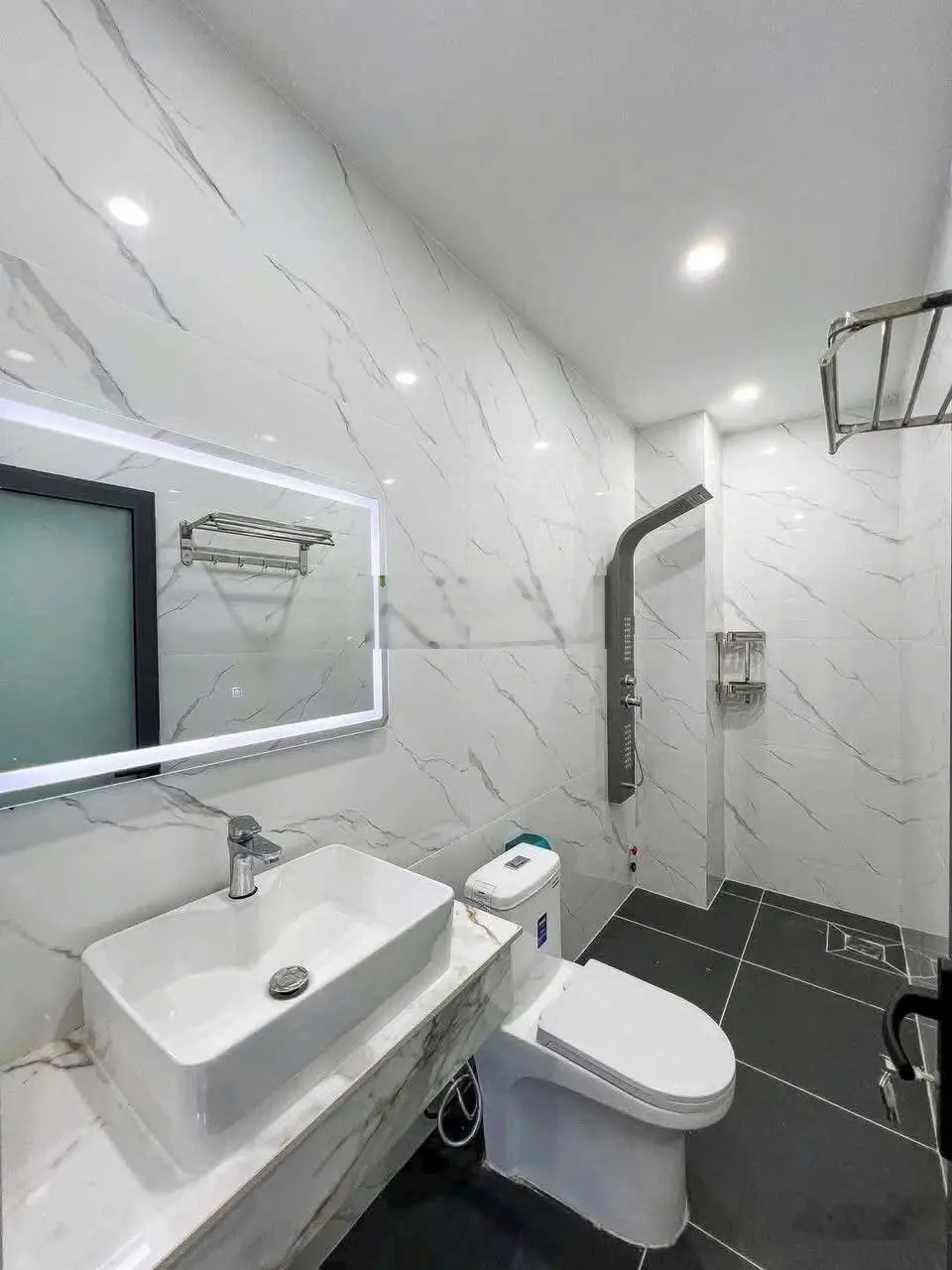Tôi cần bán nhà trong khu biệt thự đường Tỉnh Lộ 2 xã Tân Phú Trung Củ Chi diện tích 136m2 giá 1tỷ6