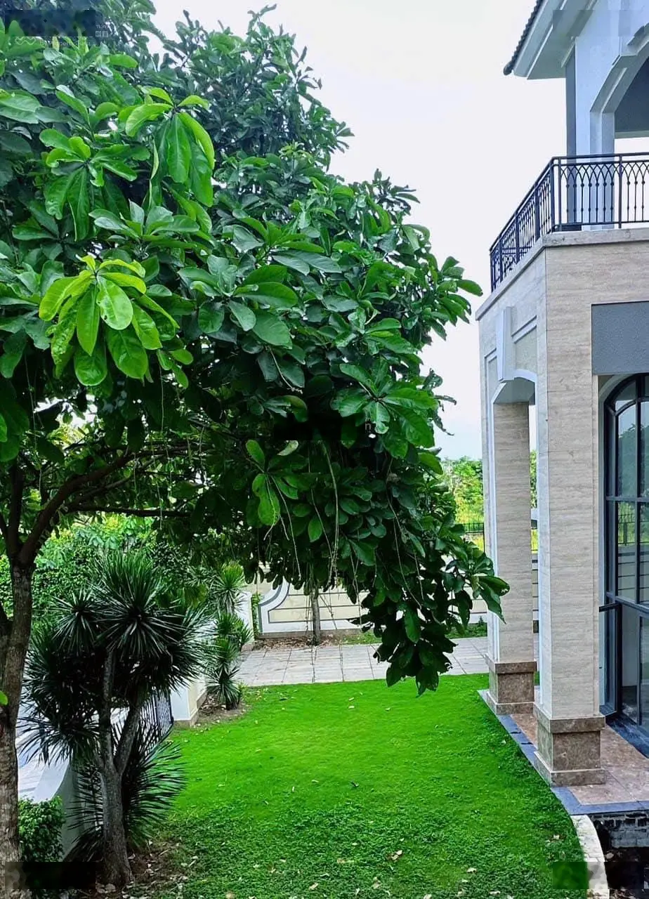 Biệt thự Verosa Park Quận 9 - 65 tỷ giảm còn 57 tỷ - Giao dịch nhanh sổ hồng công chứng ngay