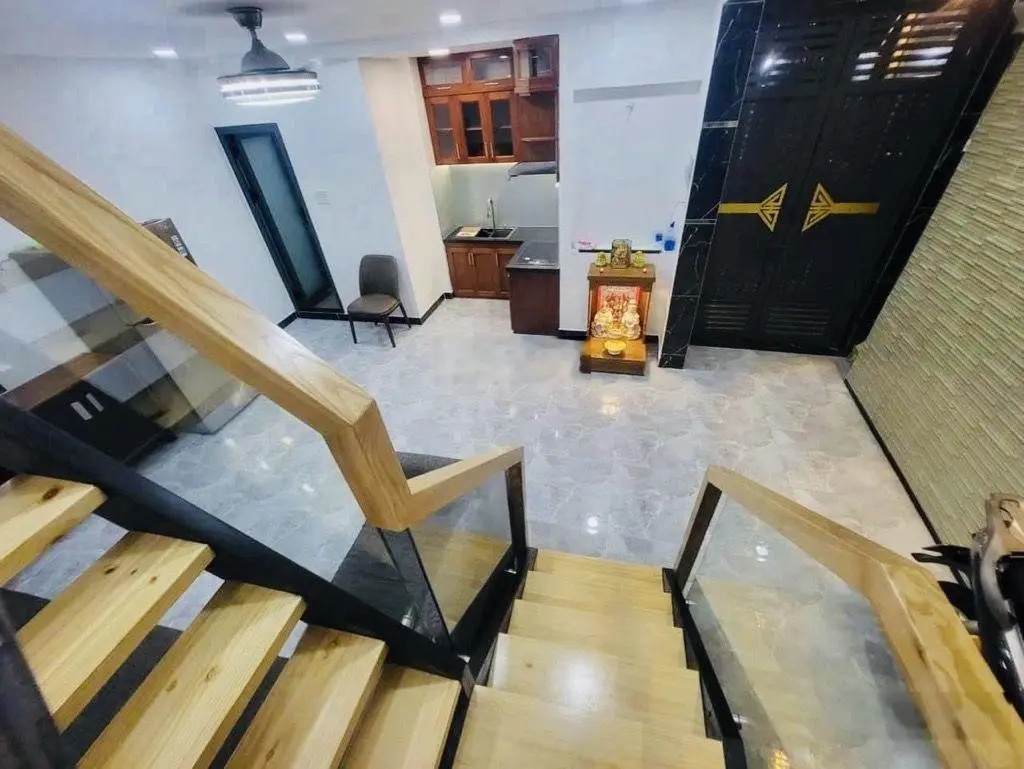 Bán nhà Bông Sao, ngang 4, 55m2, mới đẹp, 4 tầng btct, pháp lý sạch, giá tốt, quận 8