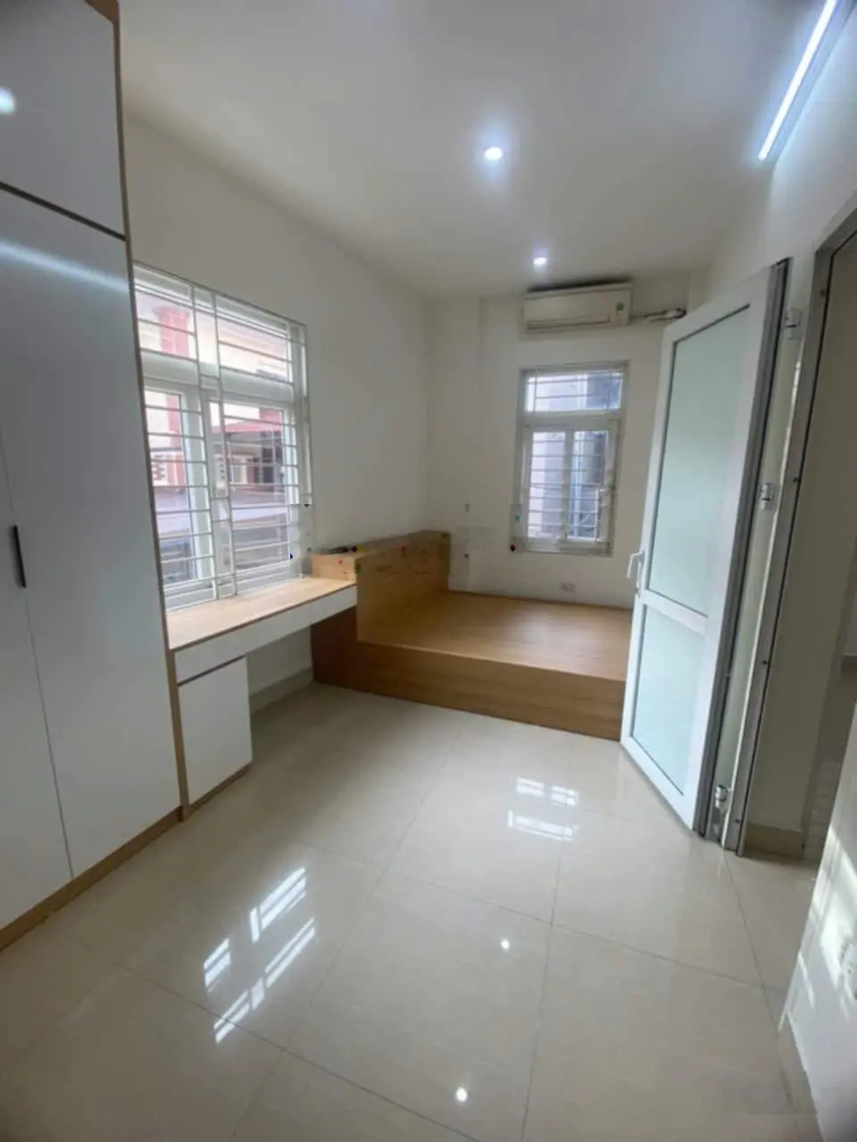 @ bán nhà : nghĩa lộ, yên nghĩa , hà đông -dt 40m2 3tầng ,mt : 5.1m giá: 4.85 tỷ( .