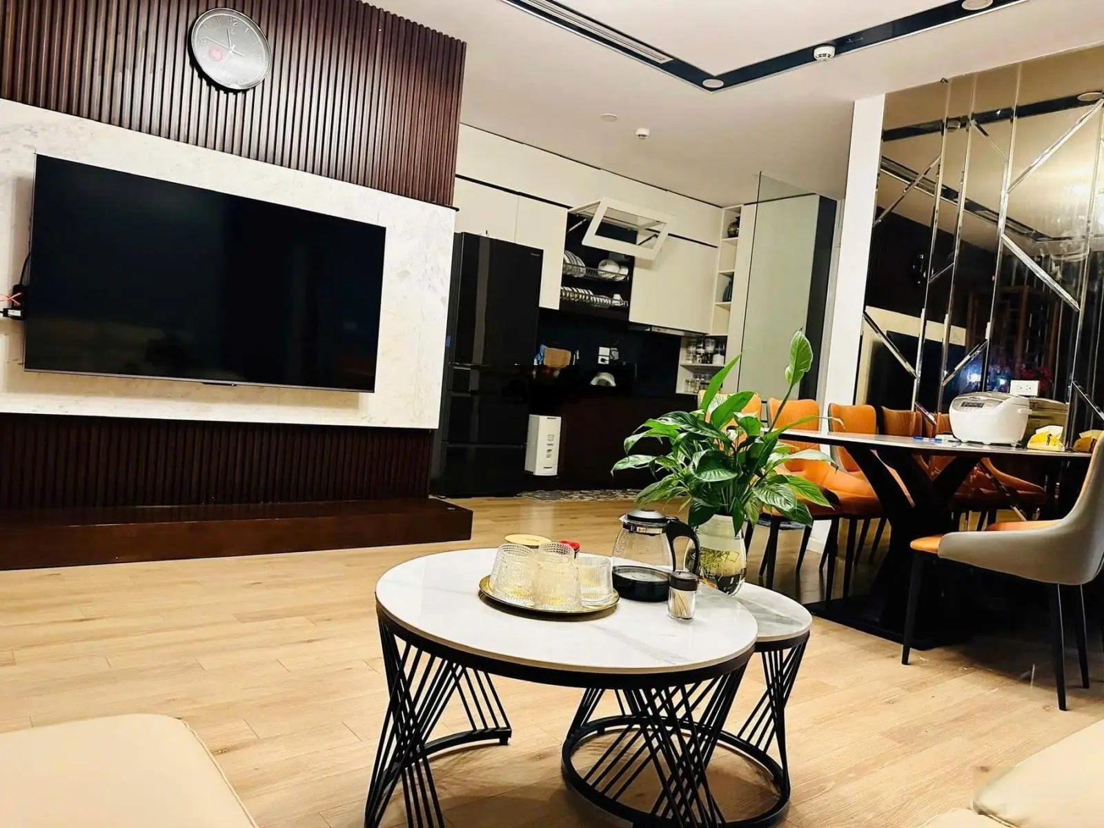 Bán căn hộ 3pn, dt:110m2 tại hồ gươm plaza hà đông, sẵn sổ đỏ - giá 5,5 tỷ, full nội thất đẹp