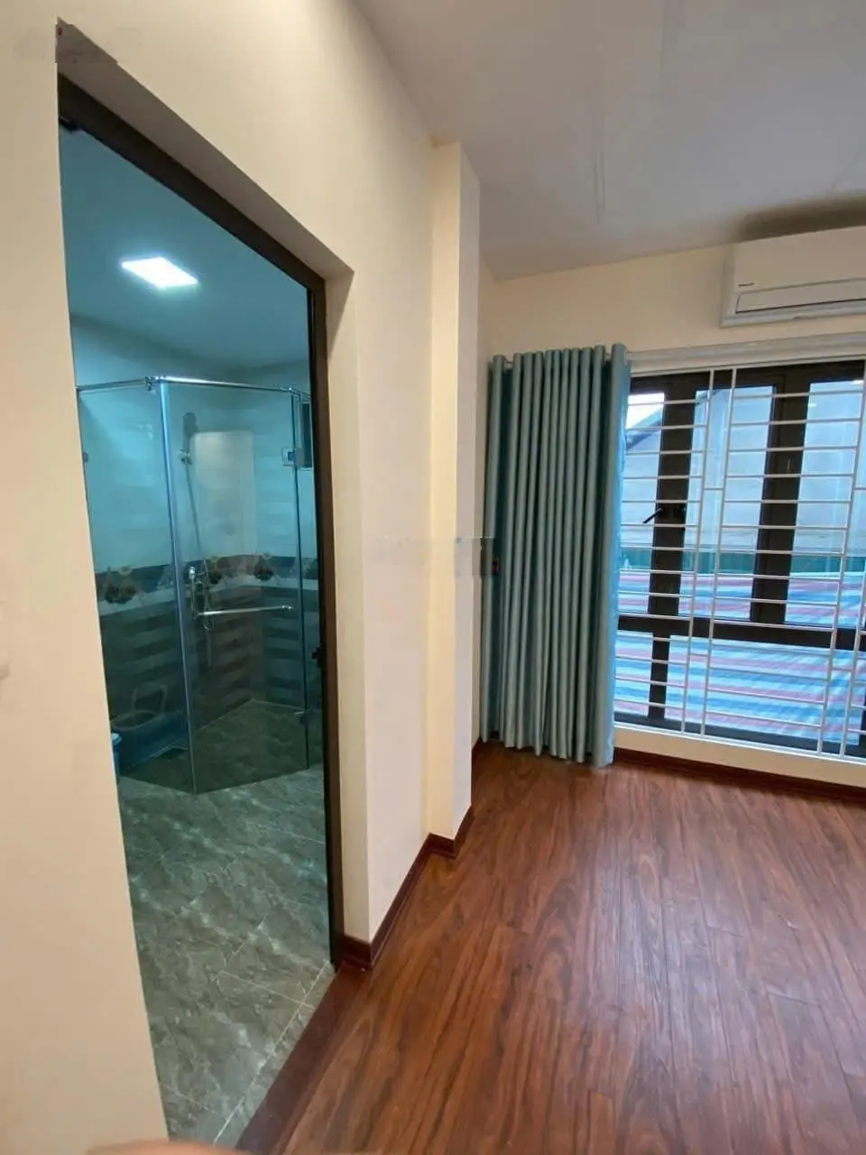 Bán nhà 5 tầng ,thụy phương ,bắc từ liêm,Dt 30m2 Mặt tiền: 5.2m,gần phố, gần ủy ban,L/h: 0868183883
