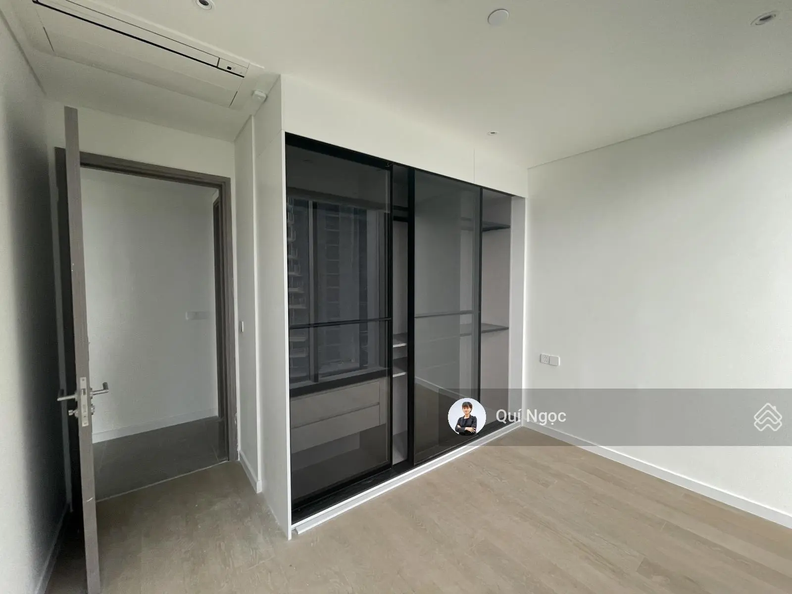 Metropole bán 3PN Opera thang máy riêng, view trực diện sông Q1