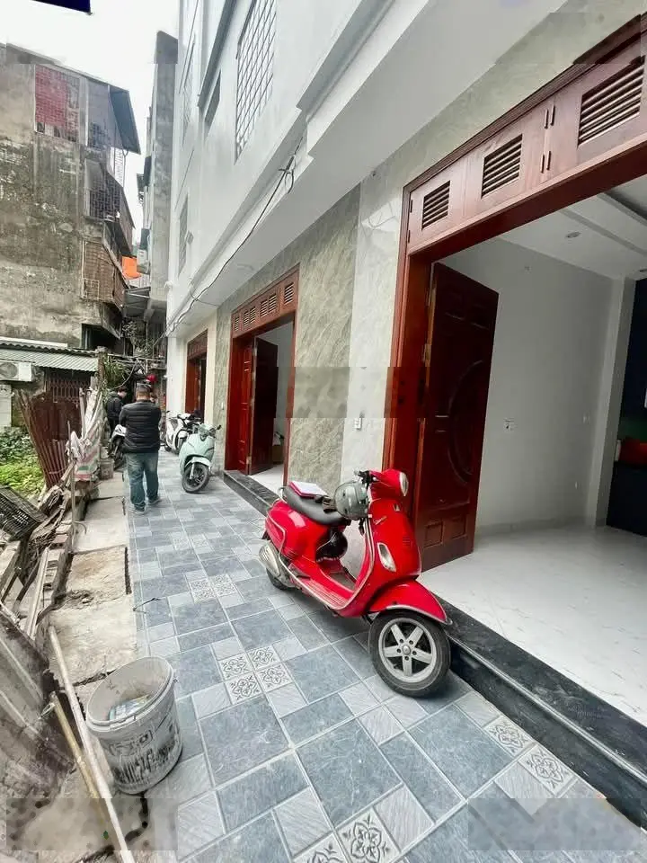 Bán nhà phố bạch mai. diện tích:30m, 5 tầng, mặt tiền: 4,9m. giá: 5,1 tỷ. lh: 0916990560