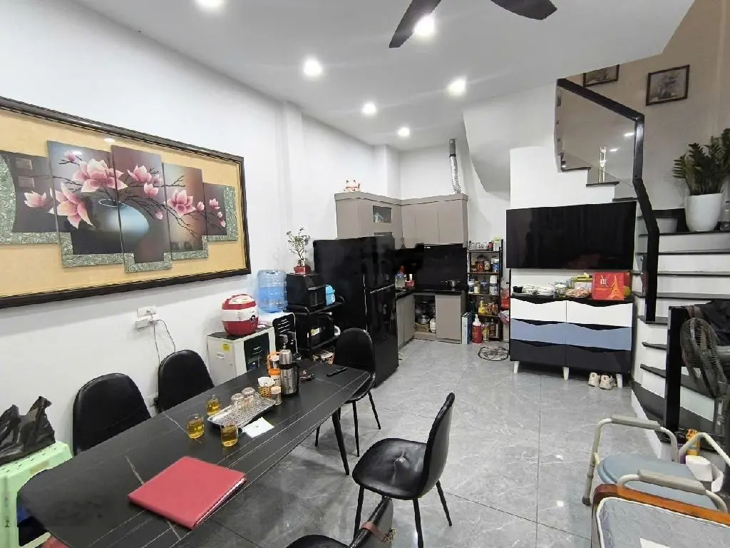 Chỉ 6,25 tỷ nhà đẹp cổ linh 34m mt 4,5m 5 tầng full nội thất gần oto, trường học, aeon giữa 2 cầu