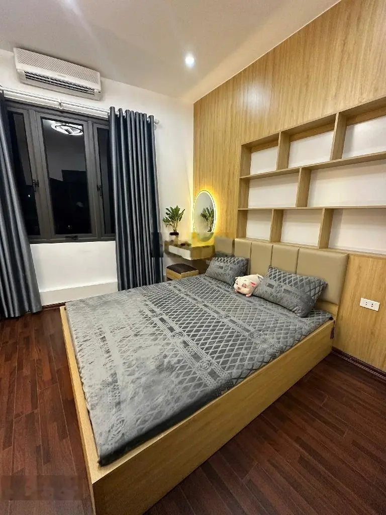 Bán nhà Tôn Đức Thắng 22m2 - 5 tầng - MT 3.3m - nhỉnh 4 tỷ
