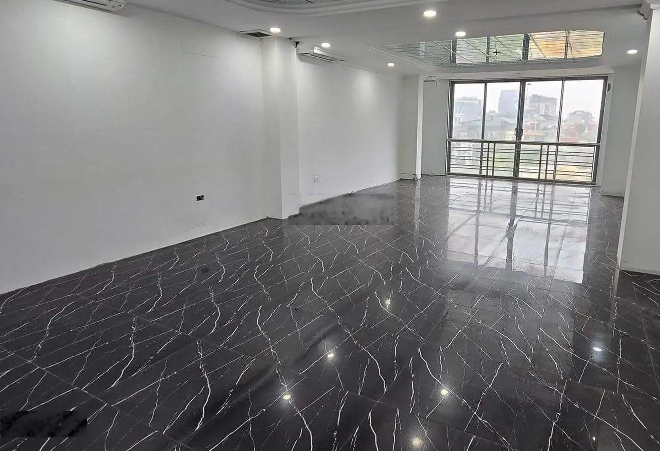 Siêu hiếm - mặt phố Xã Đàn, Đống Đa, kinh doanh, lô góc, 2 mặt phố, DT65m2 7T MT5m - chỉ 650tr/m
