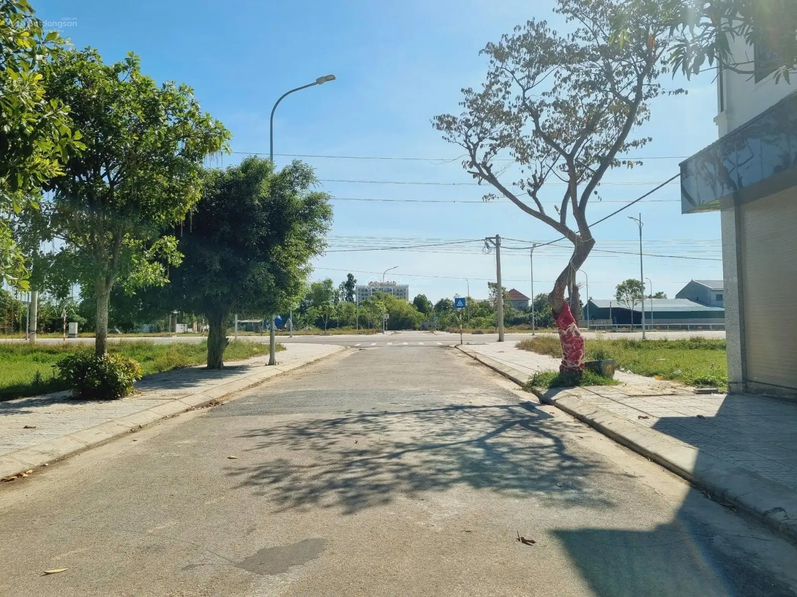 Đất đấu giá Nghi Kim hướng đông nam cực hiếm. 150m2 đường 12m, hạ tầng đẹp, cách đường 36m chỉ 20m