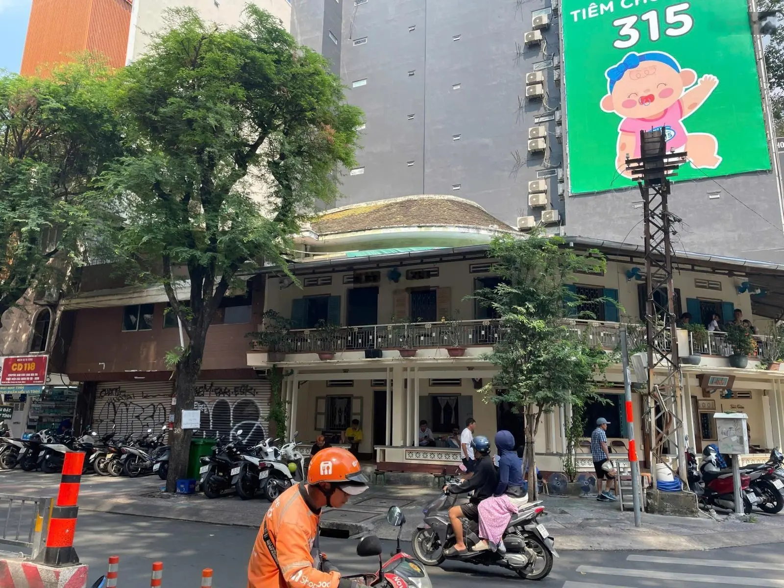 Cần bán gấp nhà MT Lê Trung Nghĩa, P12, Q,Tân Bình. DT: 7.6x22m, Gía bán 39,5 TỶ