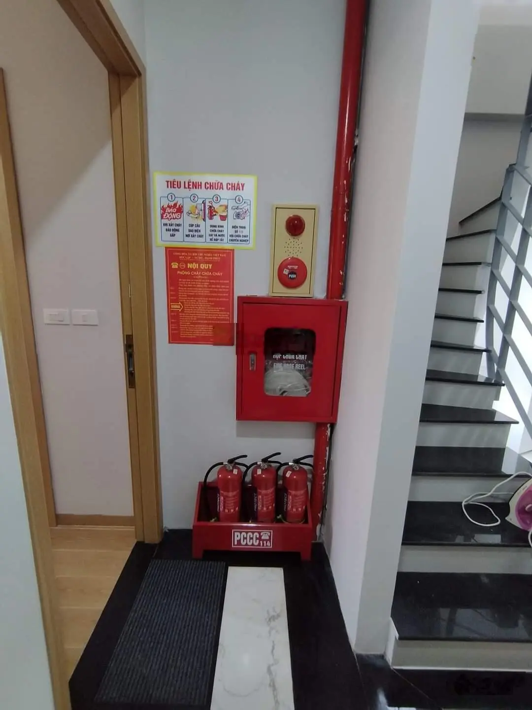 Tòa căn hộ cao cấp! Ngoại Giao Đoàn, Xuân La, XĐ, lô góc 3 mặt, 86m2,7 tầng, MT 5.2m, giá 20.5 tỷ