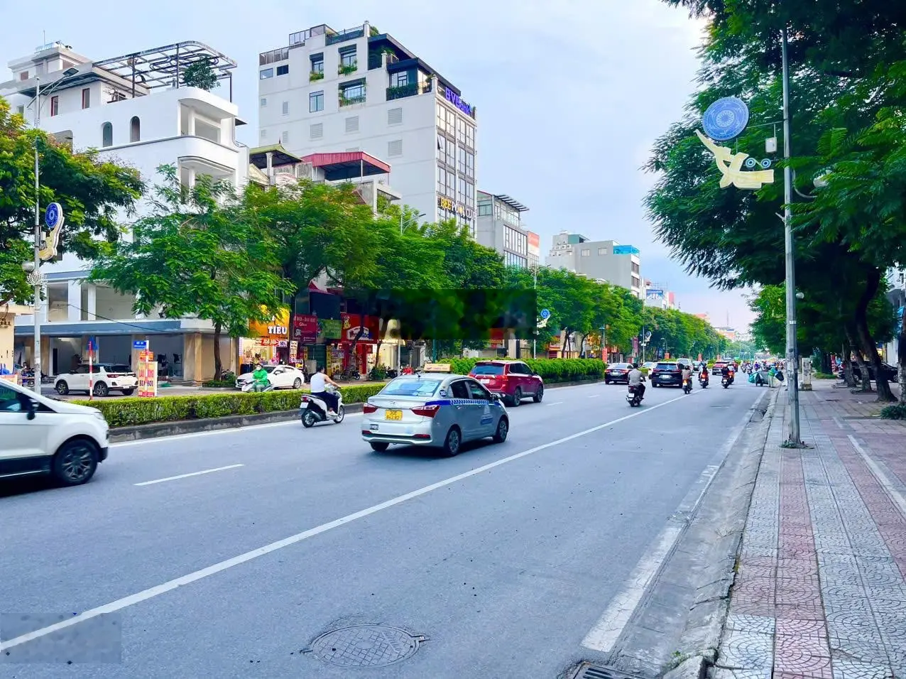 Bán nhà mặt phố ngô gia tự, long biên, dt 290 m, giá 53 tỷ 3, trung tâm phố, kinh doanh sầm uất