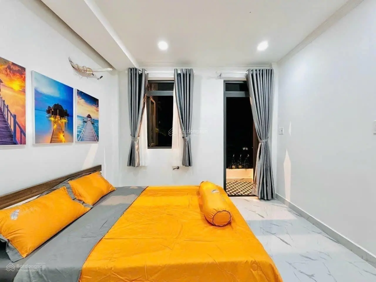 Bán gấp căn nhà phố đẹp đường Thích Quảng Đức, P5, quận Phú Nhuận, 40,4m2 2T400