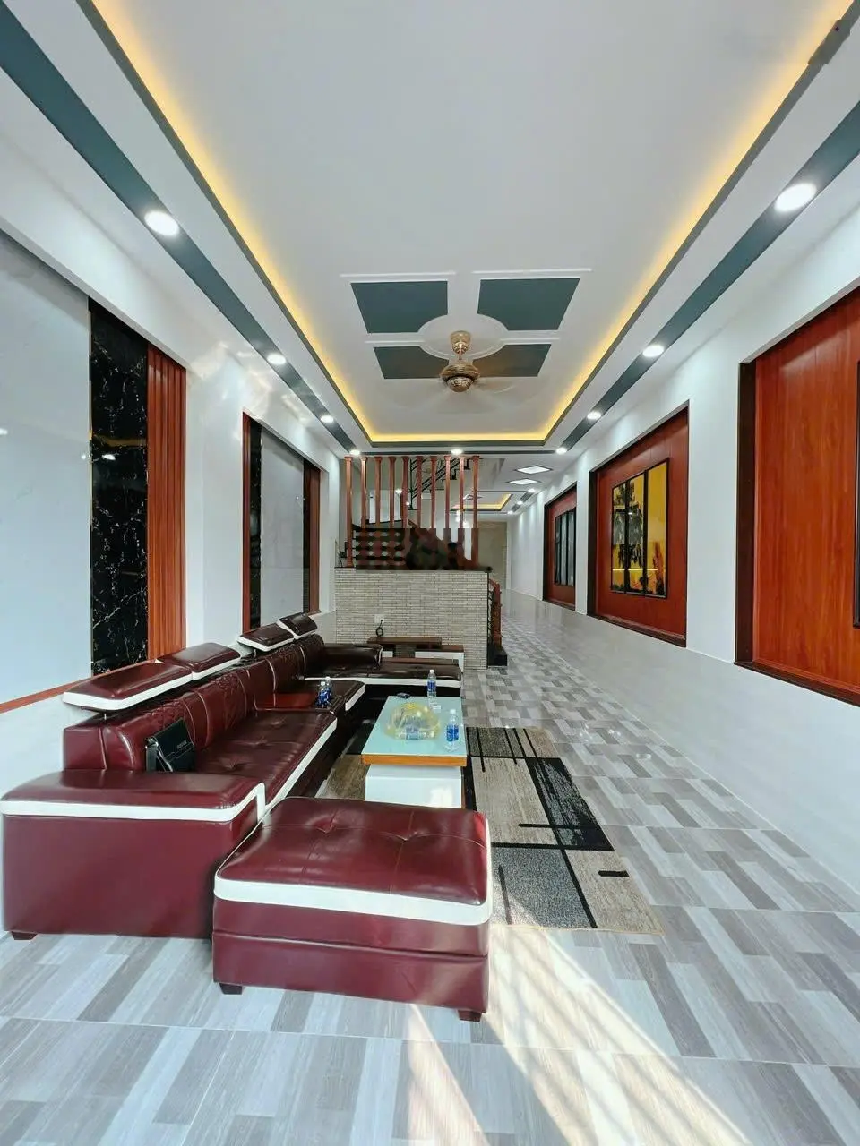 Nhà 1 trệt 2 lầu đẹp mới, hoàn công, đang cho thuê 12tr/th Trung tâm Dĩ An