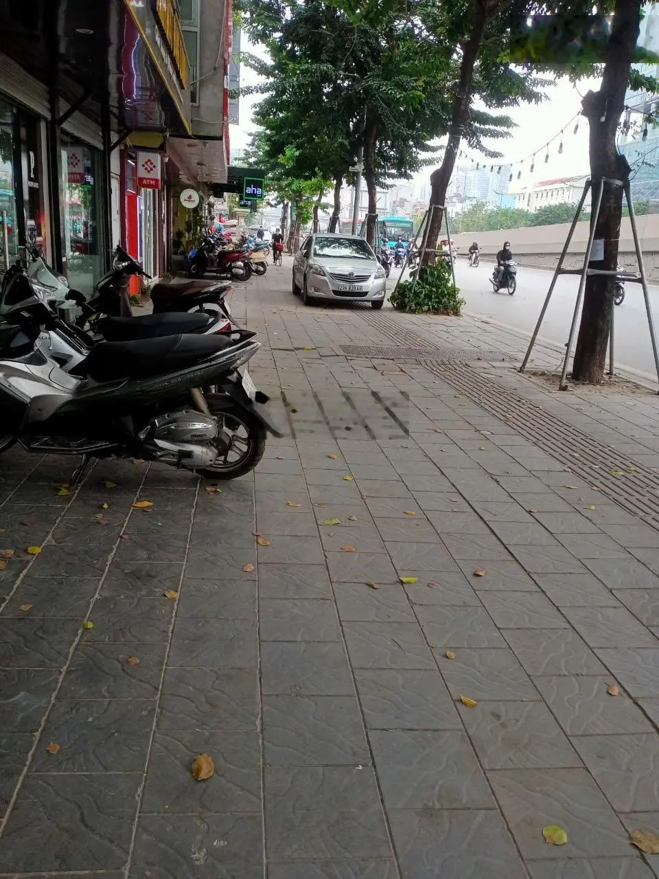 Bán nhà 14 tỷ tại phố trần quốc hoàn, diện tích 38m2, giá cực chất!
