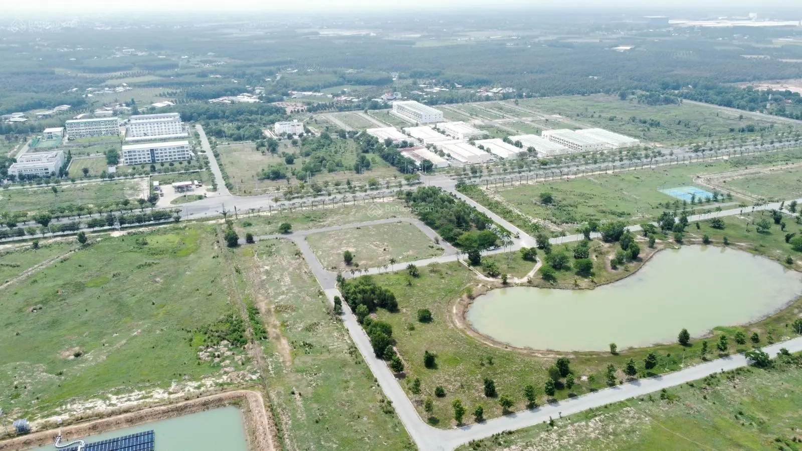 Nhà ngay KCN Phước Đông 1 trệt 1 lầu 68m2, giá 1.5 tỷ sổ sẵn sang tên ngay ngân hàng hỗ trợ 70%