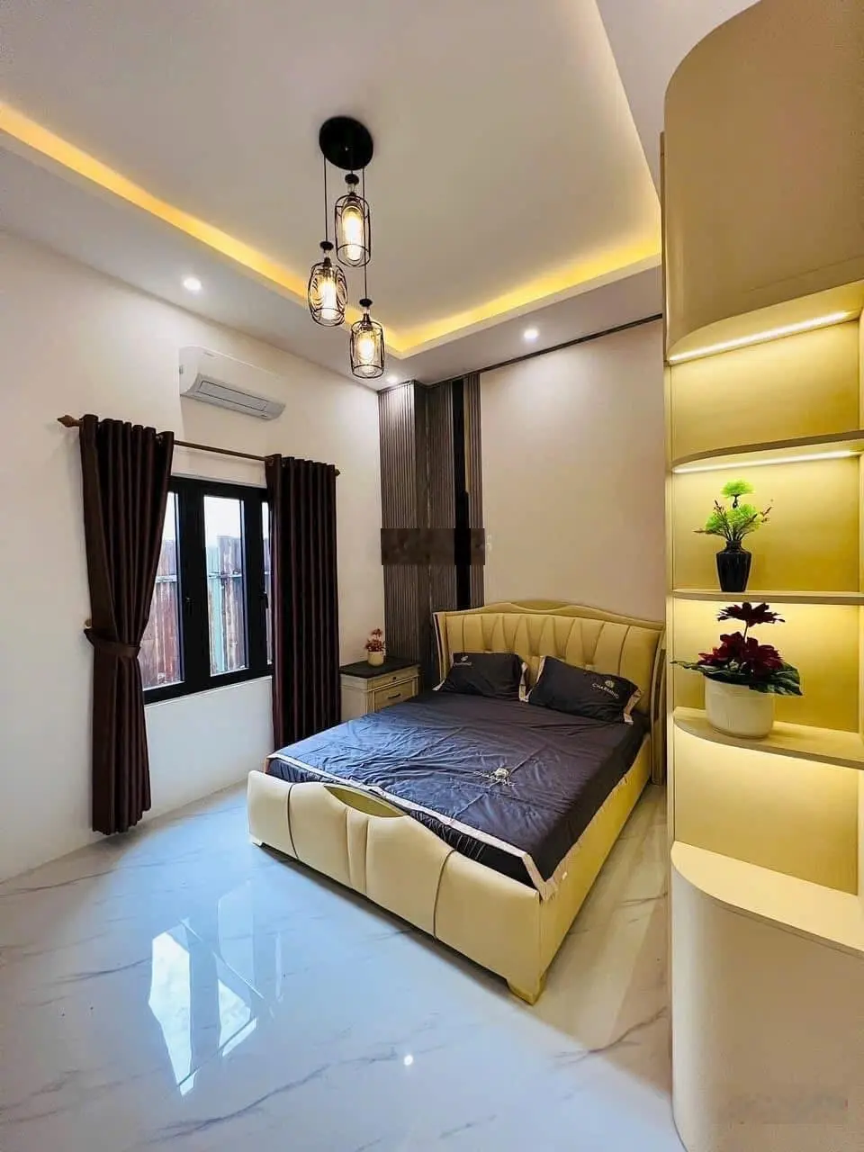 Nhà 3 tầng mặt tiền đường Hoà Minh 3 . Cách biển Nguyễn Tất Thành 50m