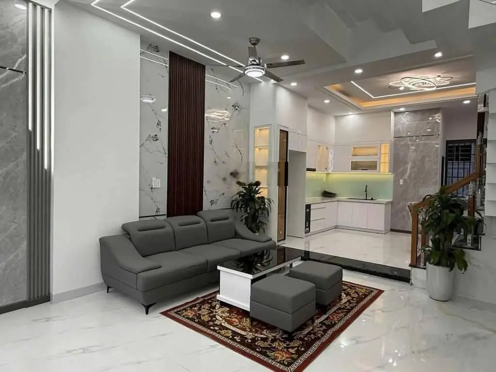Chính chủ gửi bán nhà mặt tiền gần QL 13 1 trệt 2 lầu tại Thuận An giá 2tỷ8