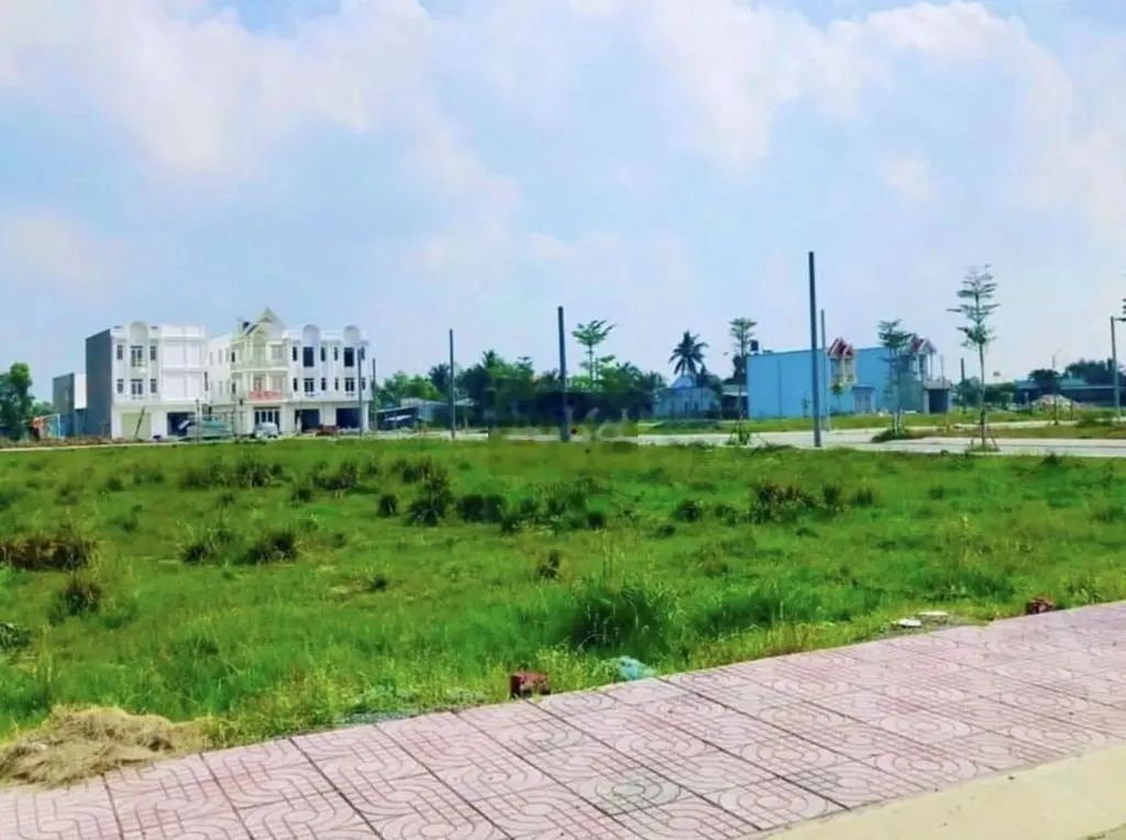 Chính chủ bán đất thổ cư dt:103,2m2 đuờng TL833B - Nguyễn Trung Trực