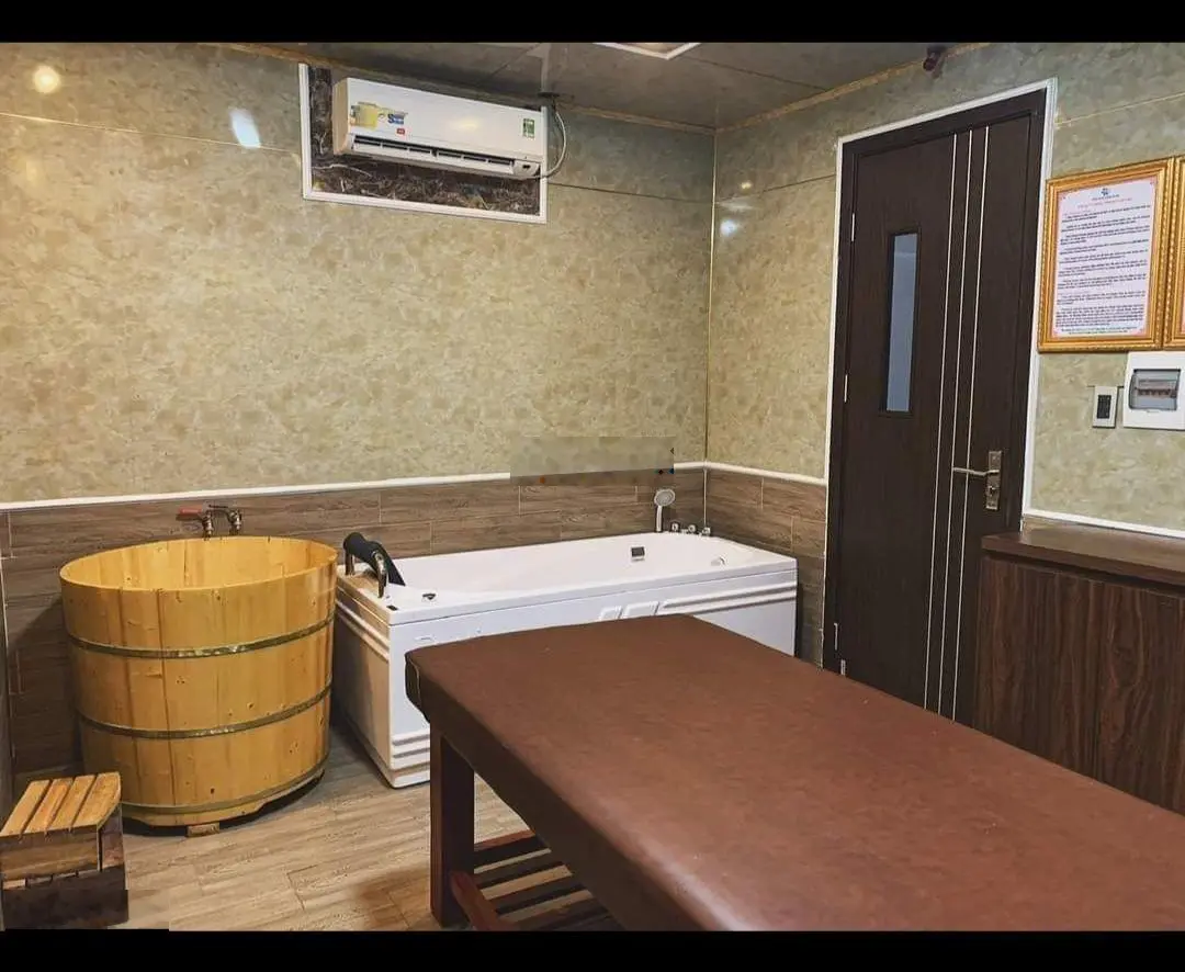 Chính chủ gửi bán nhà Hoàng Ngân diện tích 400,5m2, 8 tầng hai thang máy full nội thất