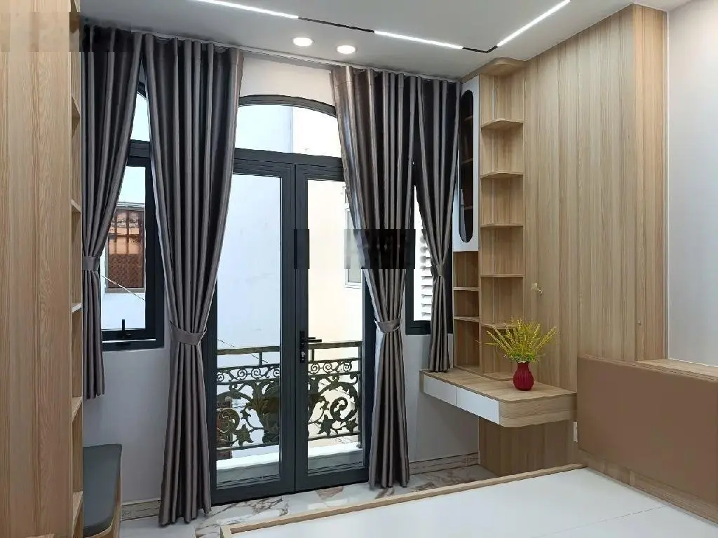 Siêu phẩm nhà đẹp 3 lầu Trần Nguyên Hãn Phường 13 Q8 ngay cầu Trà Và Quận 5.Đi trung tâm Quận 1 ,5p