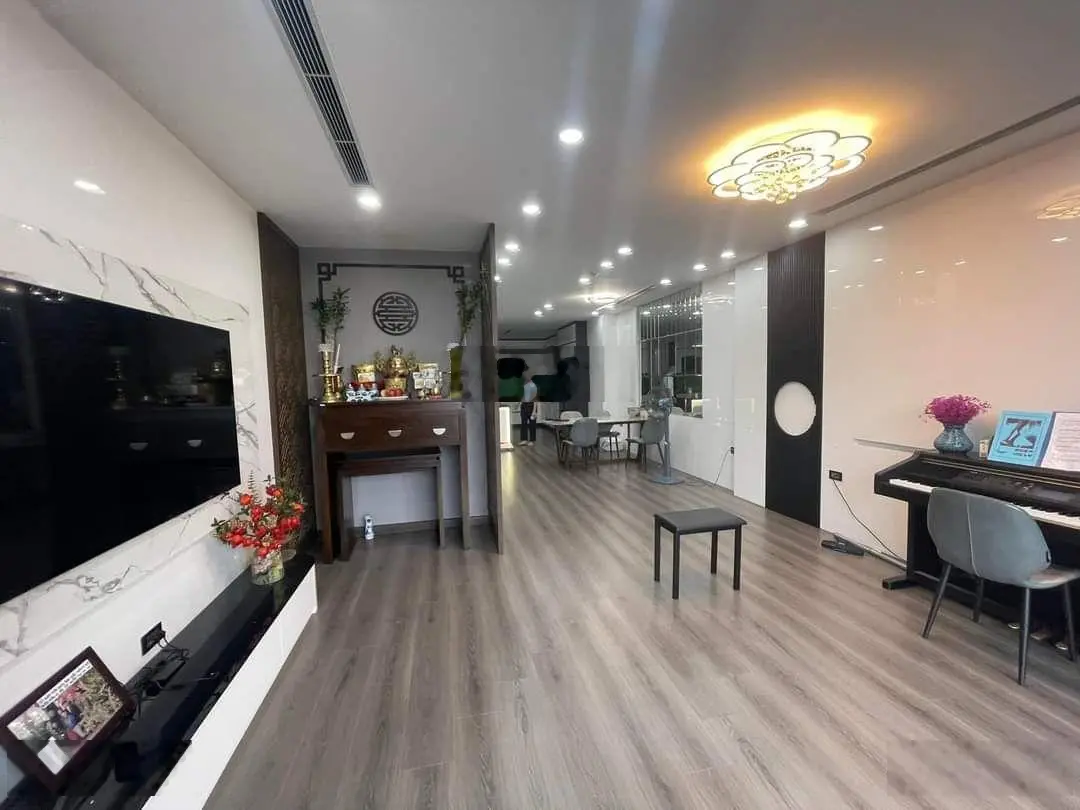 Có 1 0 2 Bán gấp căn nhà phân lô kinh doanh vỉa hè oto tránh 75m2 nhà 5 tầng giá 15 tỷ