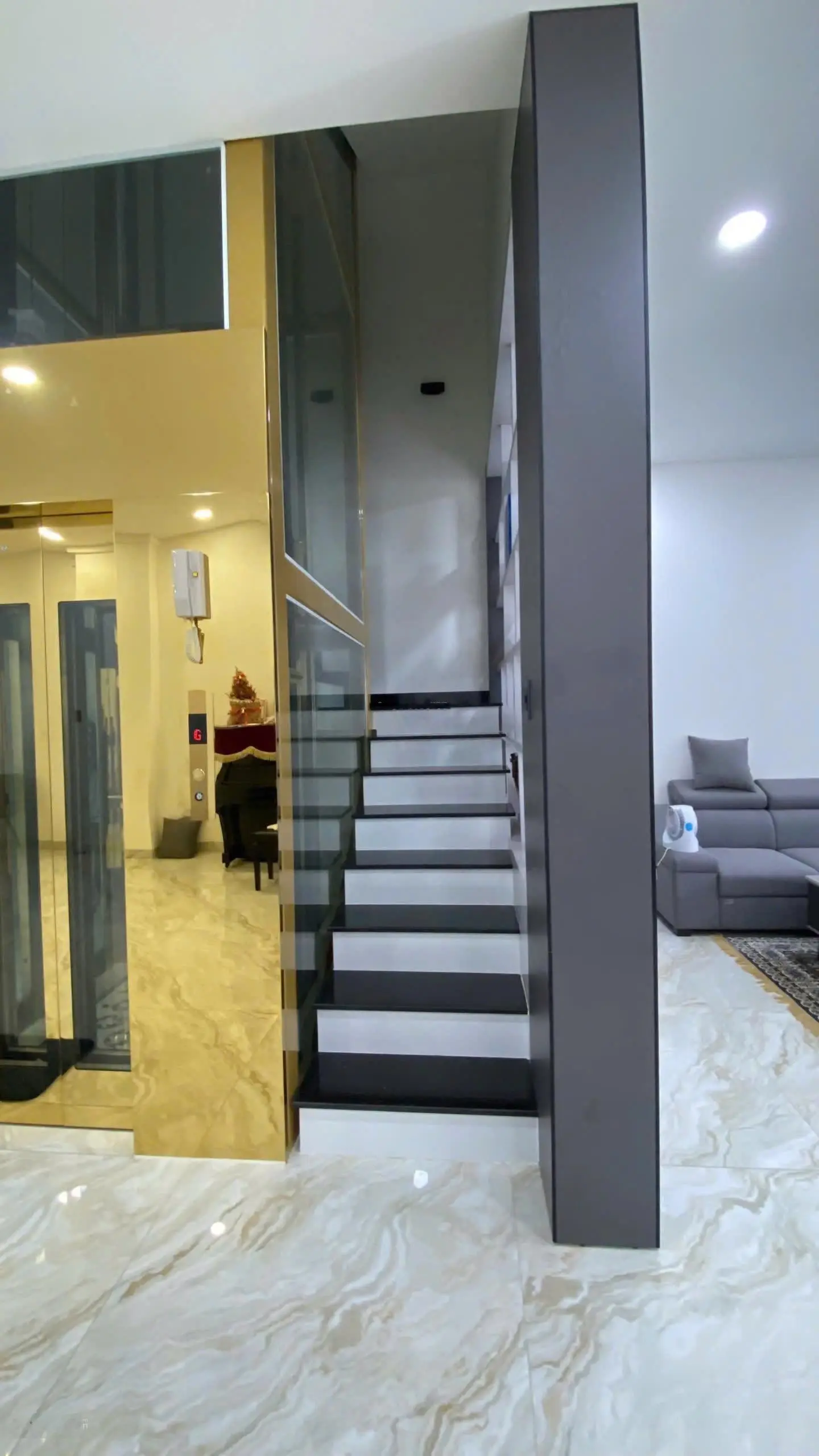 Ngộp Bank ! Bán Gấp Biệt Thự Đẹp Tại An Phú Ngay Nguyễn Hoàng DT 7x22. Đối Diện Công Viên Giá 35 Tỷ
