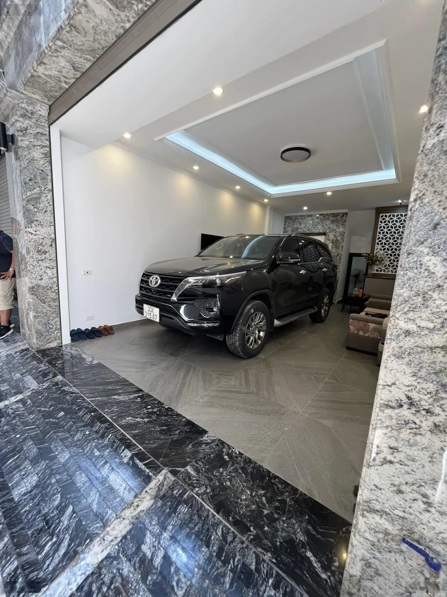 Bán nhà Đường Nguyễn Lân Phố Vip Vị Trí Cực Kì Đắc Địa 48m2 Thang Máy Ô Tô Vào Nhà
